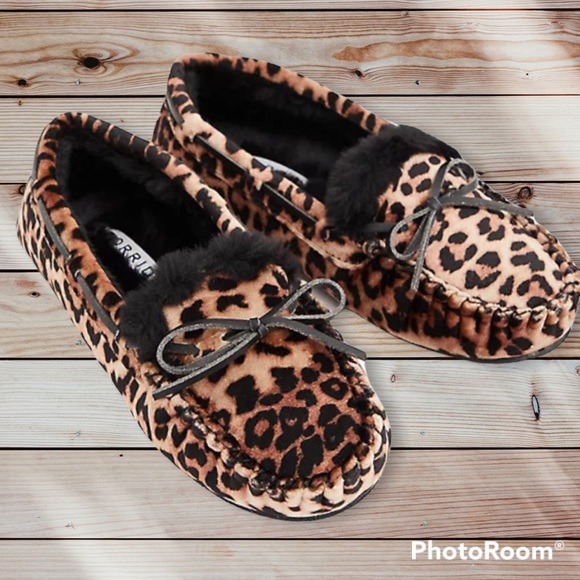 Brand new Torrid Leopard Print Faux Fur Slippers - Picture 2 of 5
